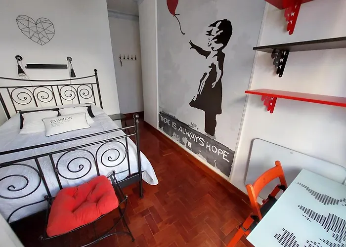 Caza Latina Лісабон