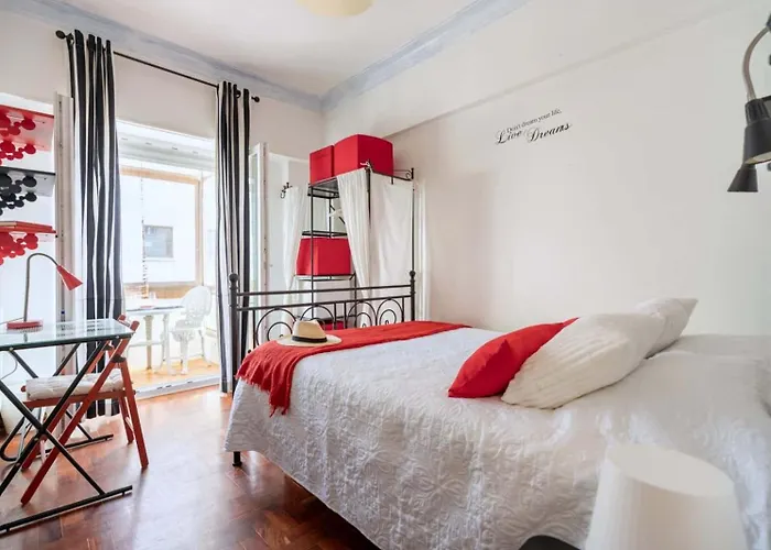 Caza Latina Лісабон