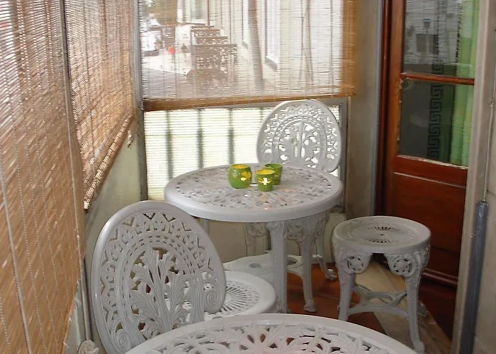 Caza Latina * Лісабон